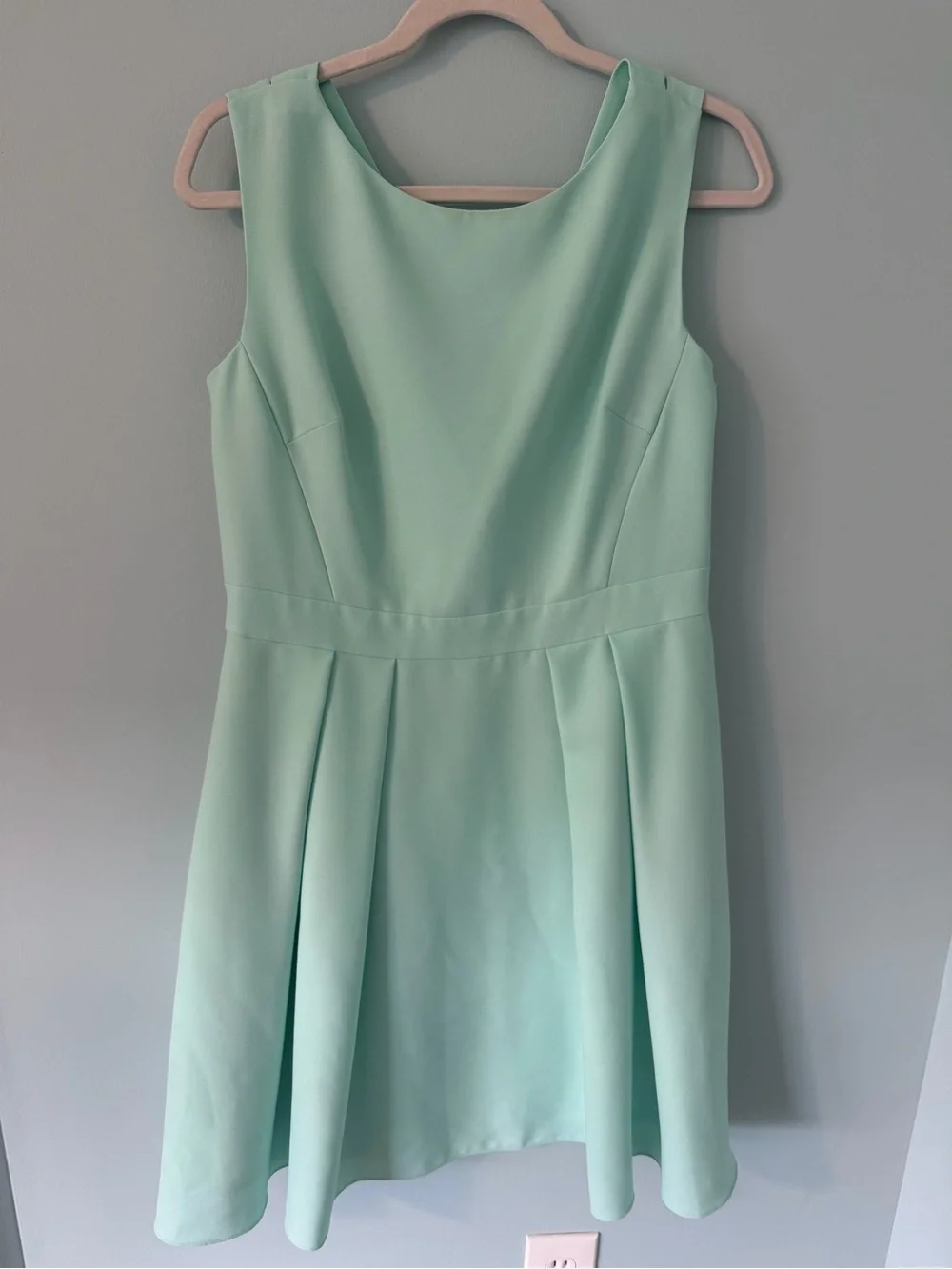 kate spade Mint Green Sleeveless Pleated Midi Dress with Bow Back